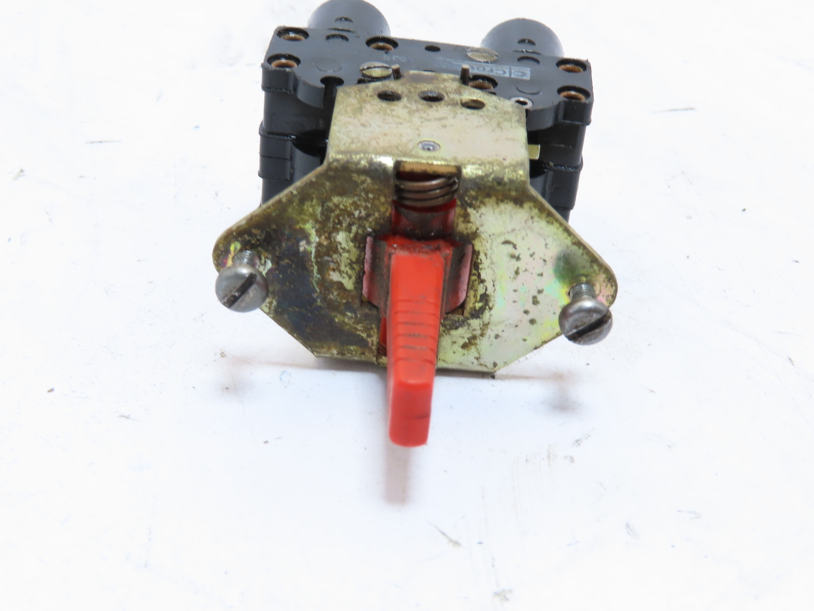 Pneumatic 2-way Momentary pneumatic switch Push-In Connection 4MM Diameter