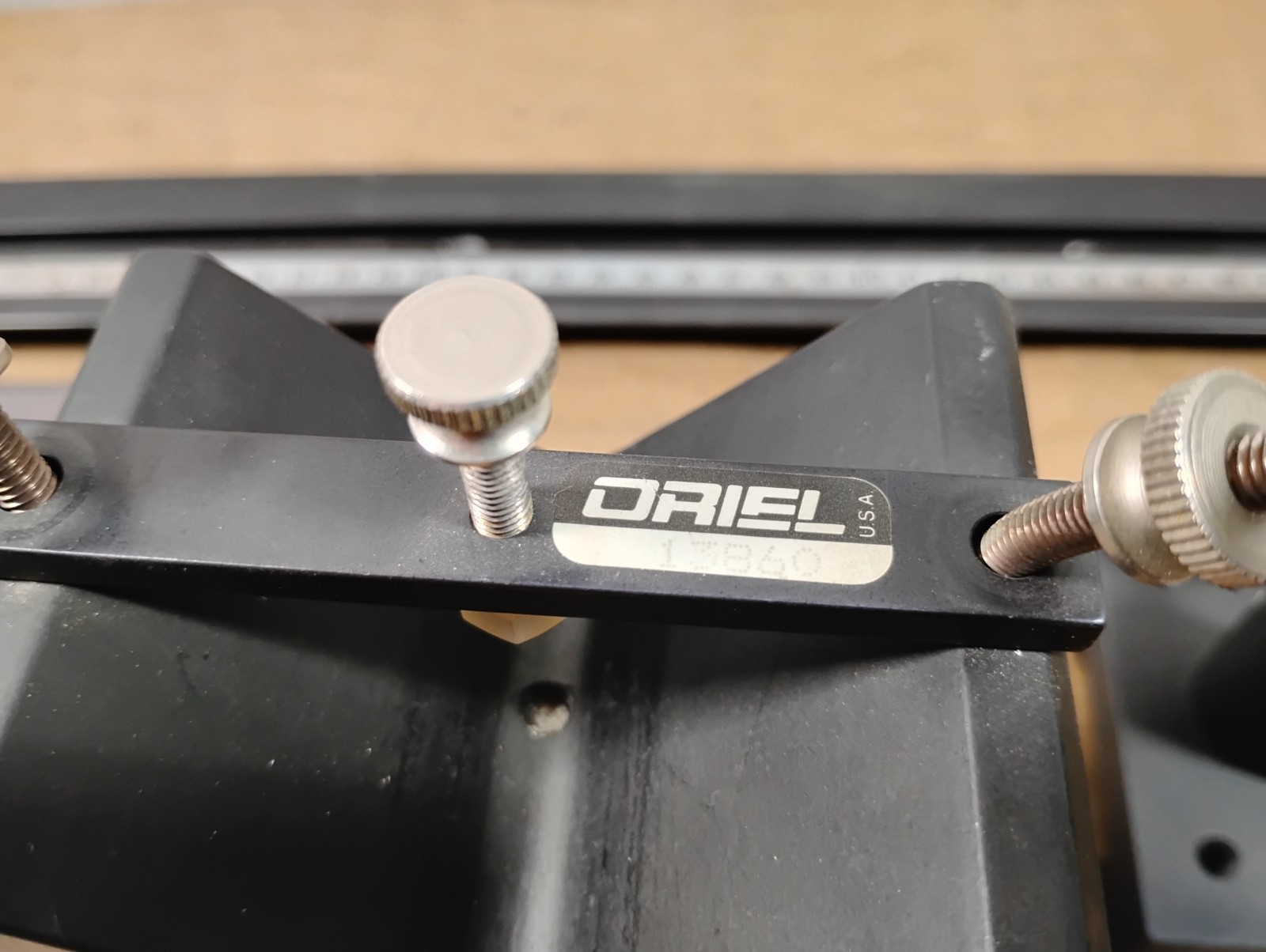 Oriel Optical Rails with Carriers – 11502 11522 11641 11670 13860