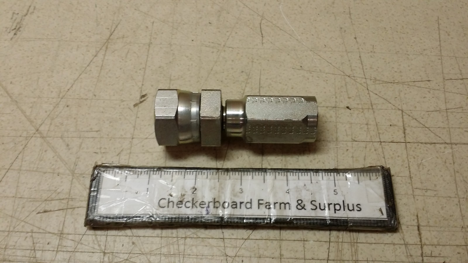 NOS Parker Field Attachable Fitting 20630-12-8 1/2″ Swivel 30 Series Female