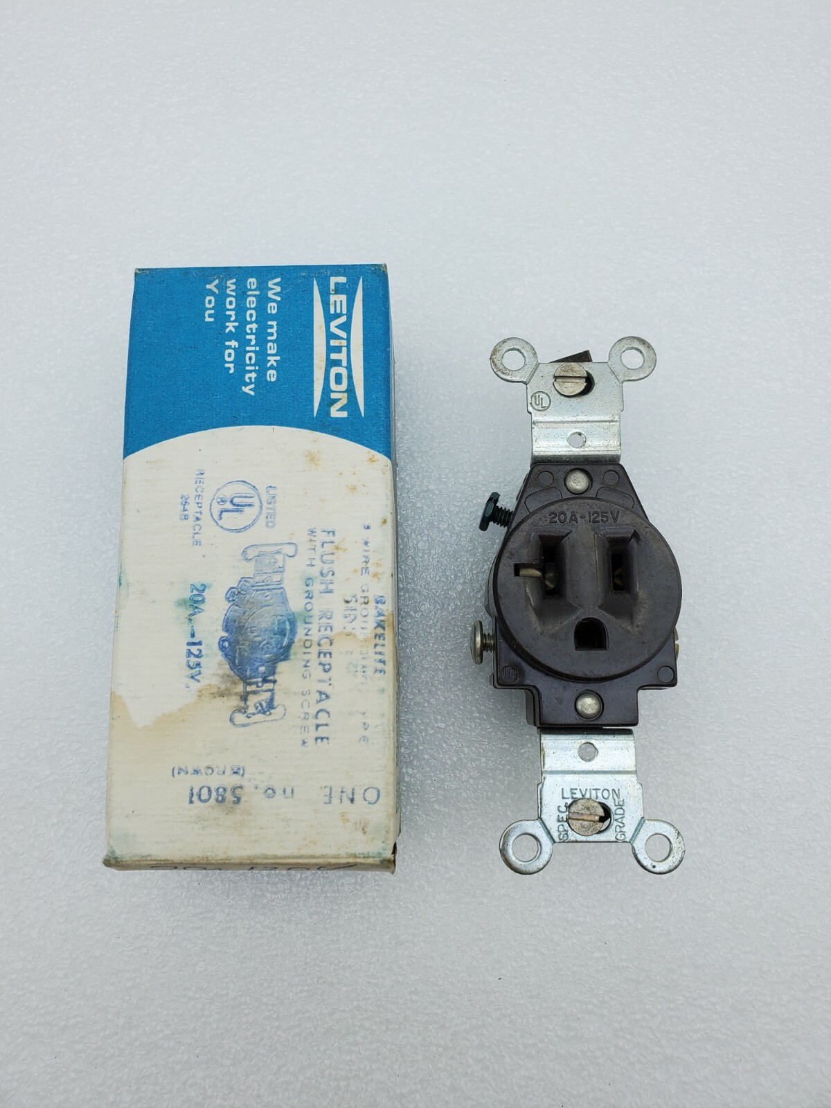 Leviton Brown Flush Receptacle 5801 20A 125V