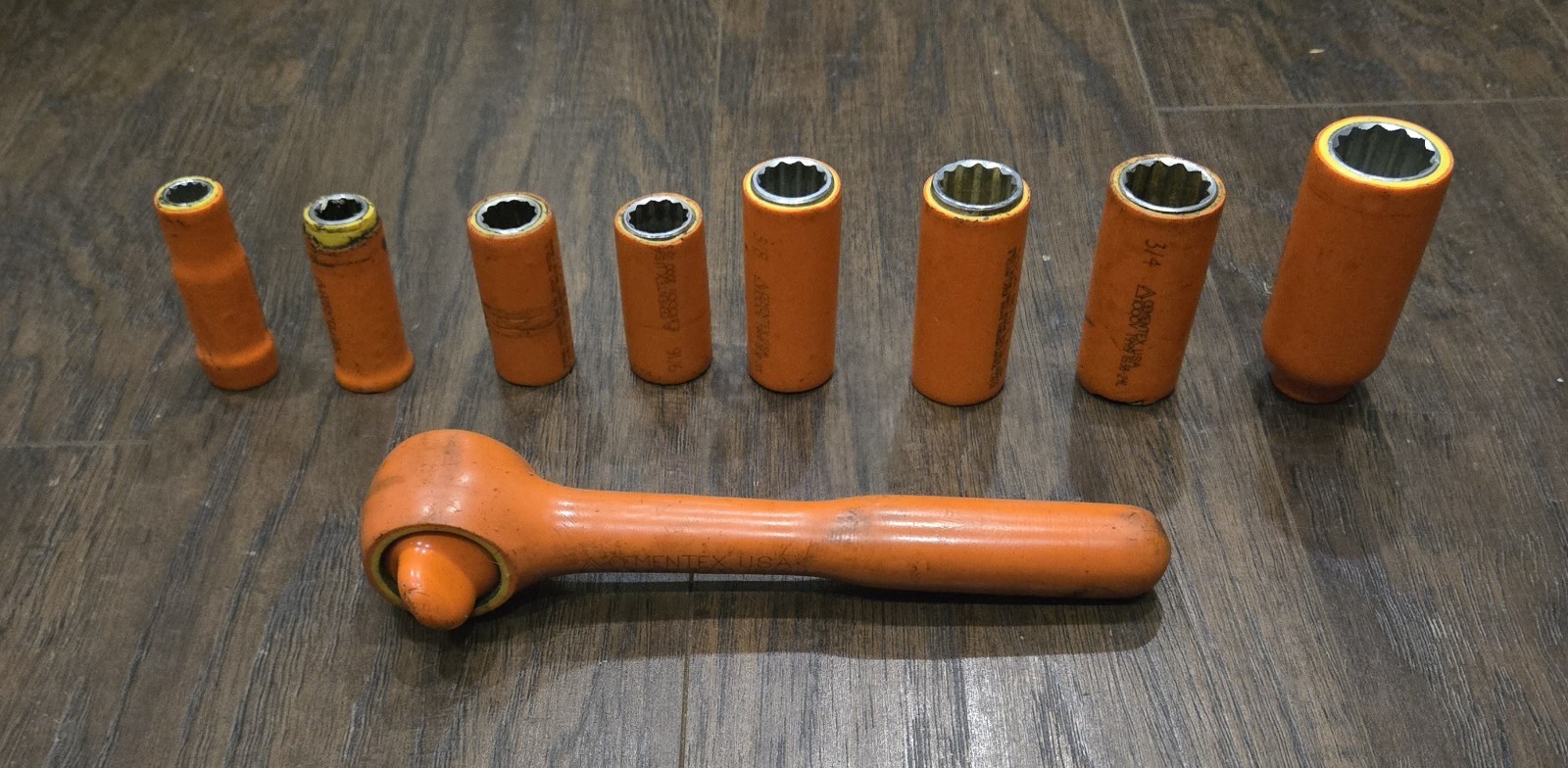 CEMENTEX 9PC INSULATED RATCHET SOCKET SET 3/8 Drive