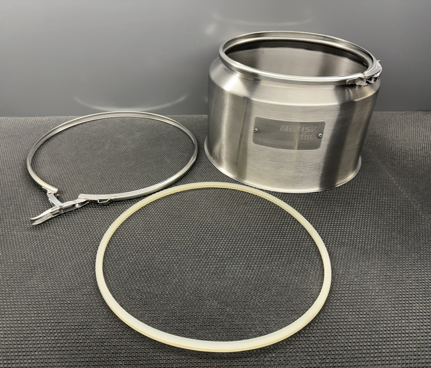 Nilfisk IVT 1000CR Vacuum with Safe-Pak,