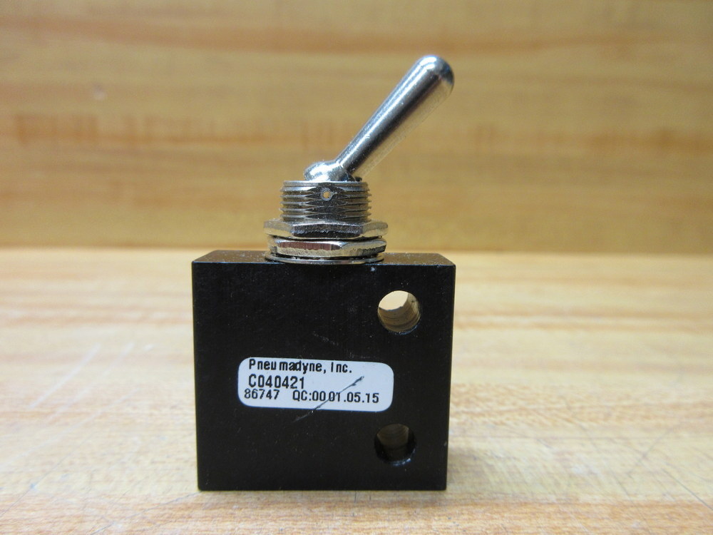 Pneumadyne C040421 Detented Toggle Control Valve