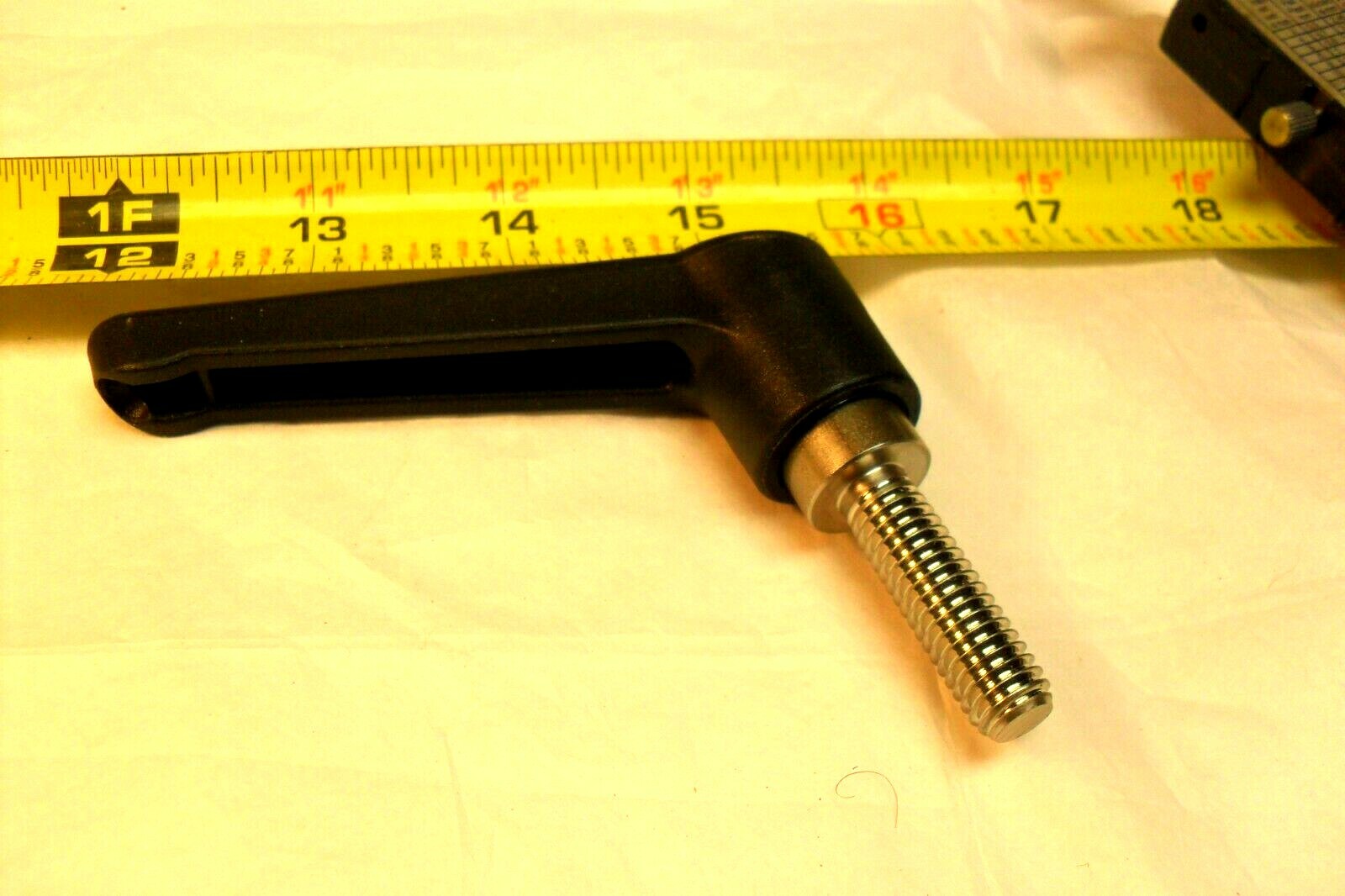 JW WINCO 6T32S35K Stainless S 3/8-16, Shank 1-1/4″ Plastic Body,Adjustable Lever