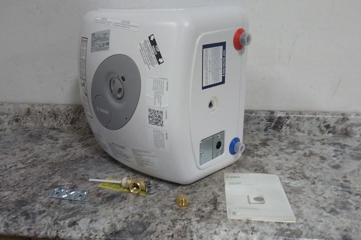 Bosch ES8 7.1 Gal Tank Capacity 120VAC Point-of-Use Water Heater (C)