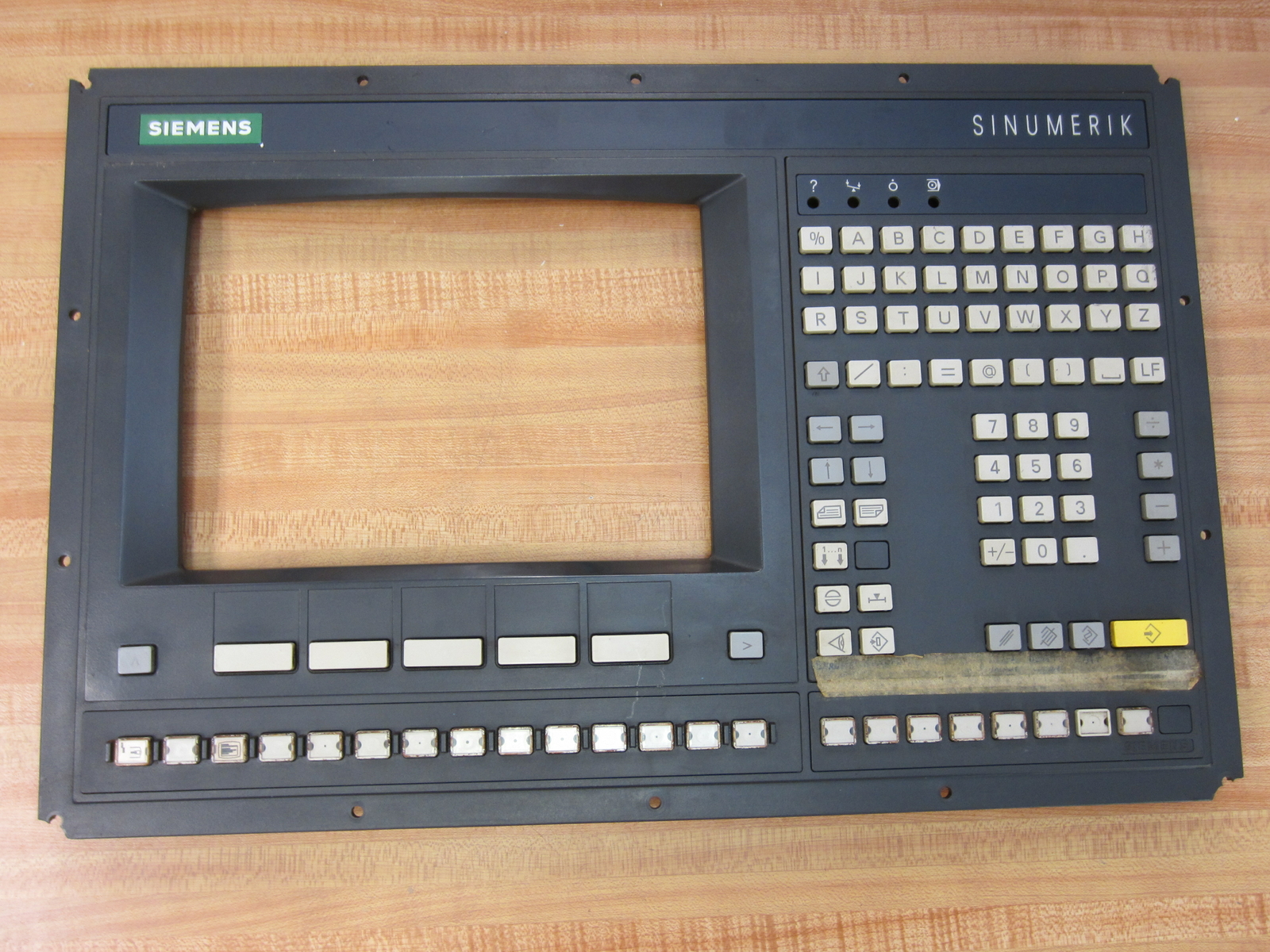 Siemens 6FC3988-7FB20 SINUMERIK 880 12″ Operator Panel/Keypad Panel Only