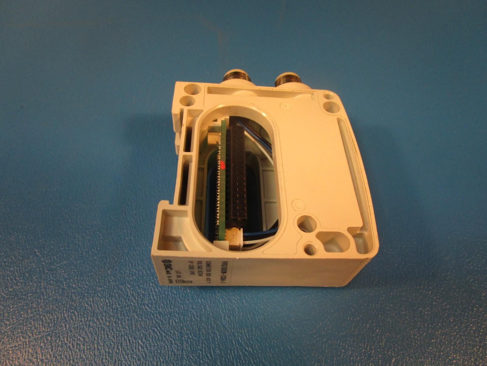 SMC VVQ1000W-130A-1, Connector Box Assembly