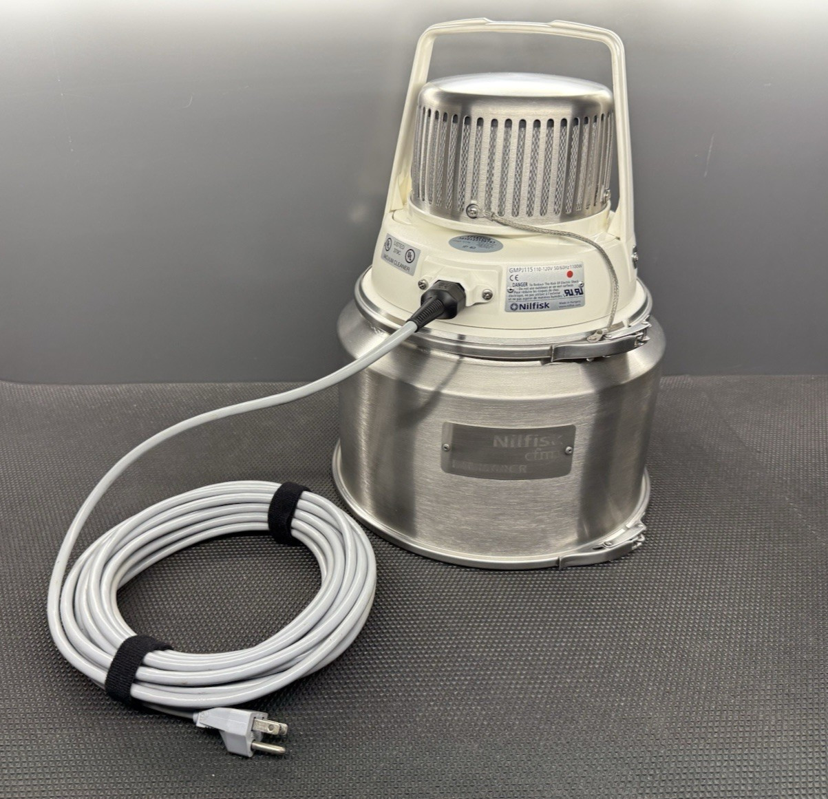 Nilfisk IVT 1000CR Vacuum with Safe-Pak,