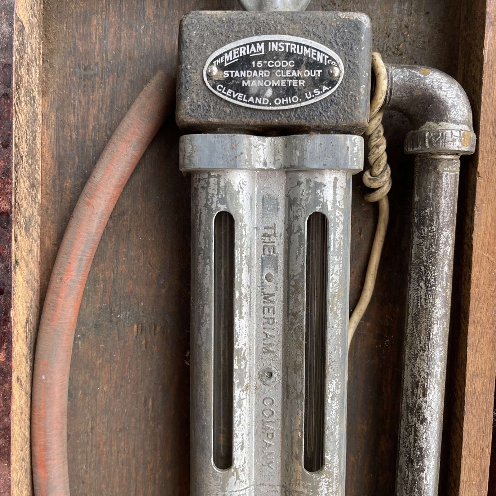 Vintage Meriam Instrument Co. 15″ Standard Cleanout Manometer in wooden box