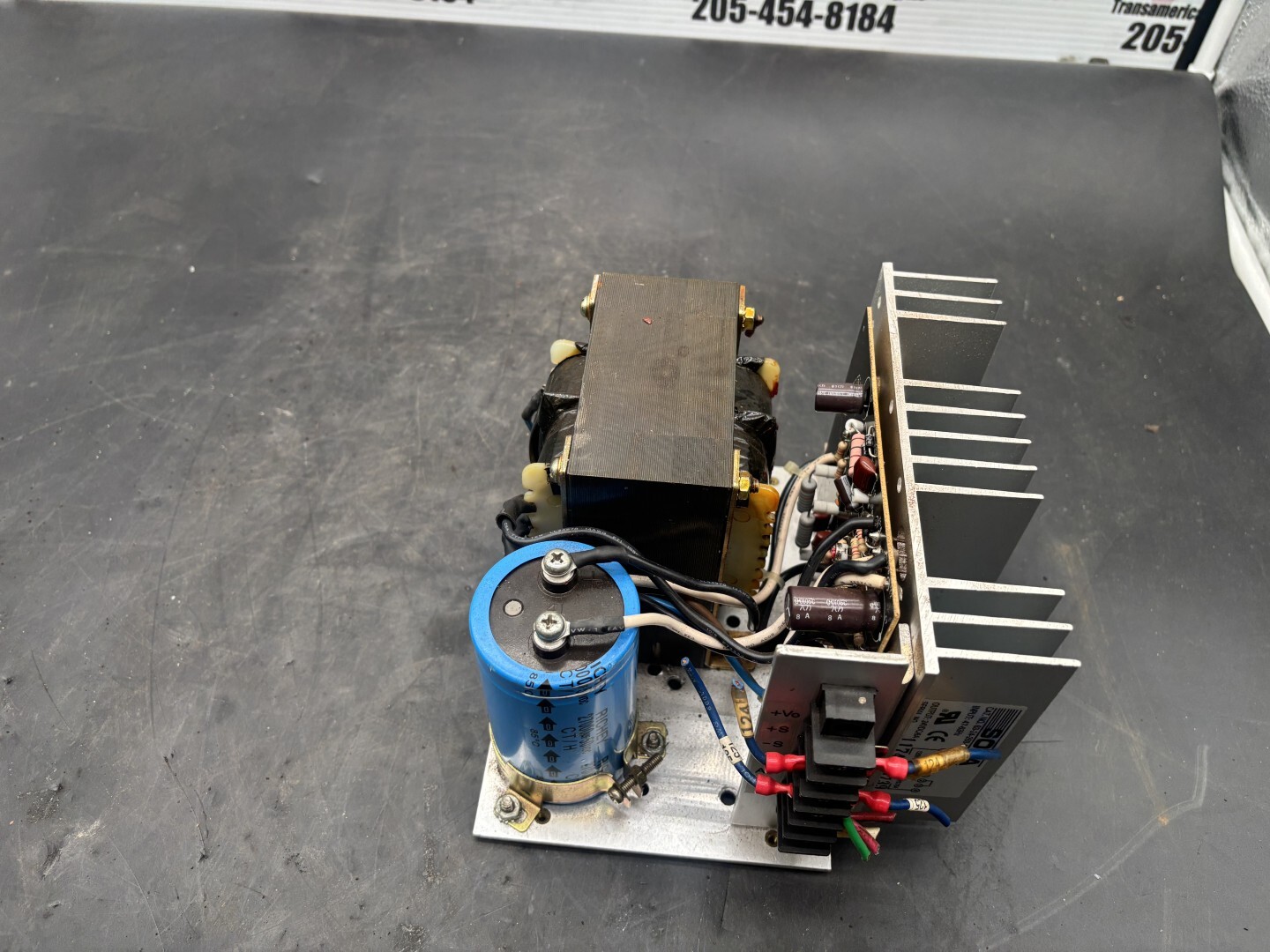 SOLA 83-24-260-03 24VDC/6A ;47-63Hz Power Supply