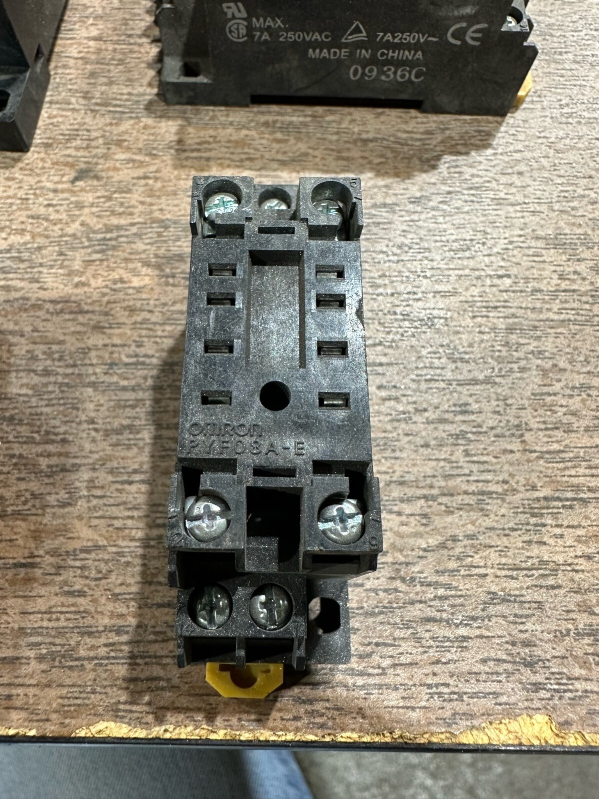 LOT OF 2 OMRON PYF08A-E RELAY SOCKETS B139