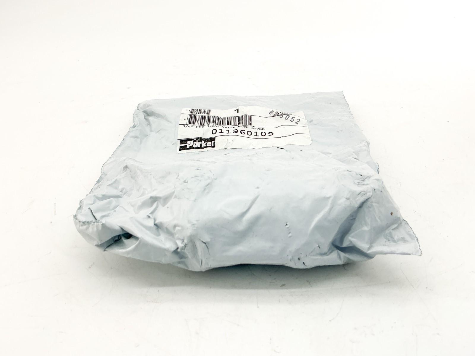 New Parker 011960109 3/8″ 3-Way Control Valve With Lever – Sealed