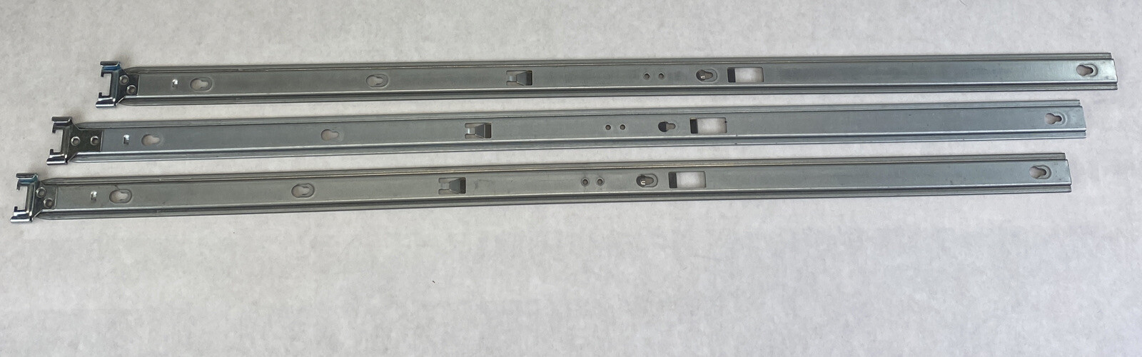 Server rail drawer slides 714515-002 REV D 2117 20290359 27-5/8″ x 1″ Lot of 3