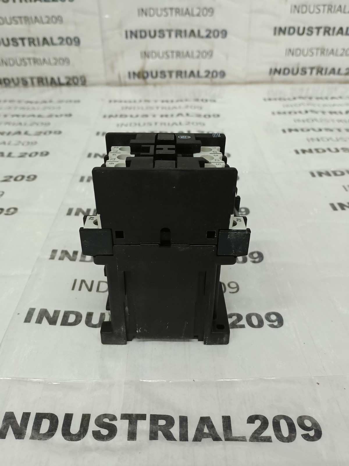 MOLLER DIL00M-G-10 CONTACTOR