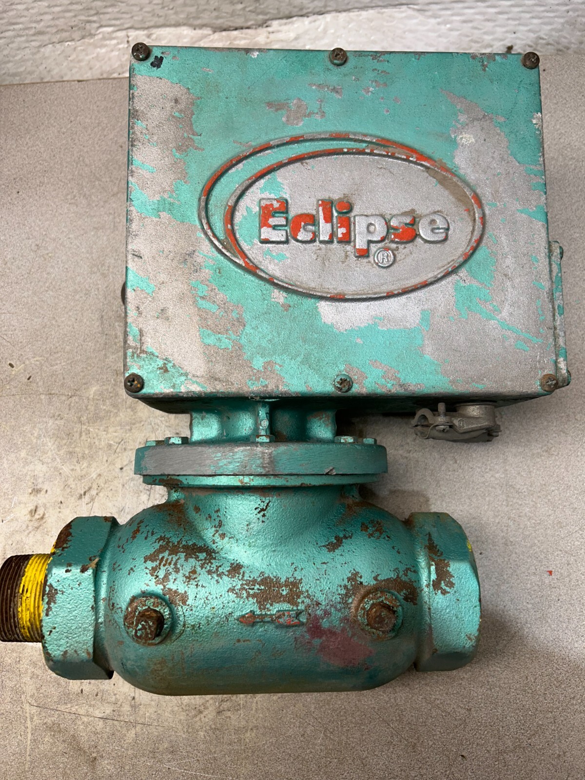 PREOWNED ECLIPSE MANUAL RESET SHUT OFF VALVE 54968 206LT-IS-3 1-1.5 INCH