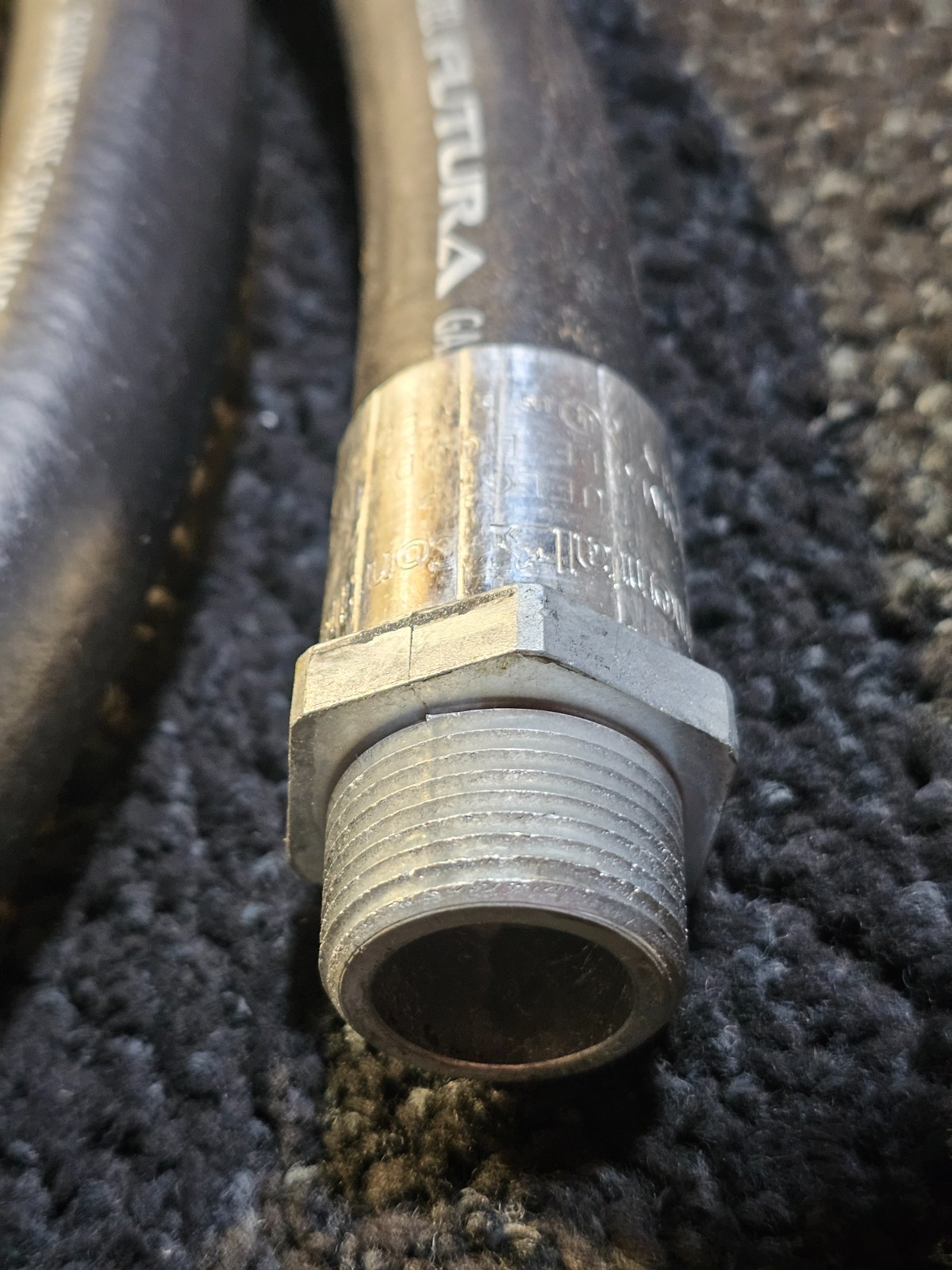 Continental ContiTech 1″ Futura Flexsteel 141″ Length Gasoline Hose w/Fittings