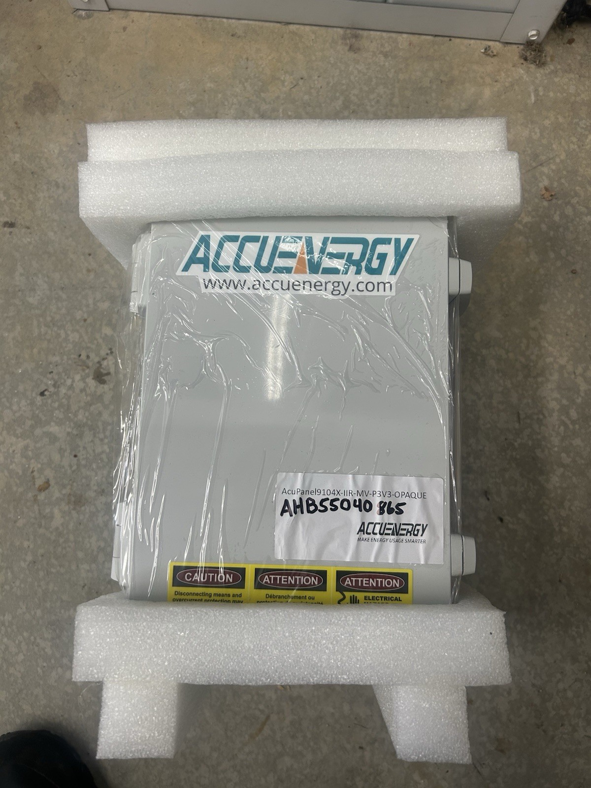 AcuPanel 9104X with integrated Acuvim IIR-60-RCT-P1 +AXM-WEB-PUSH-NEW.