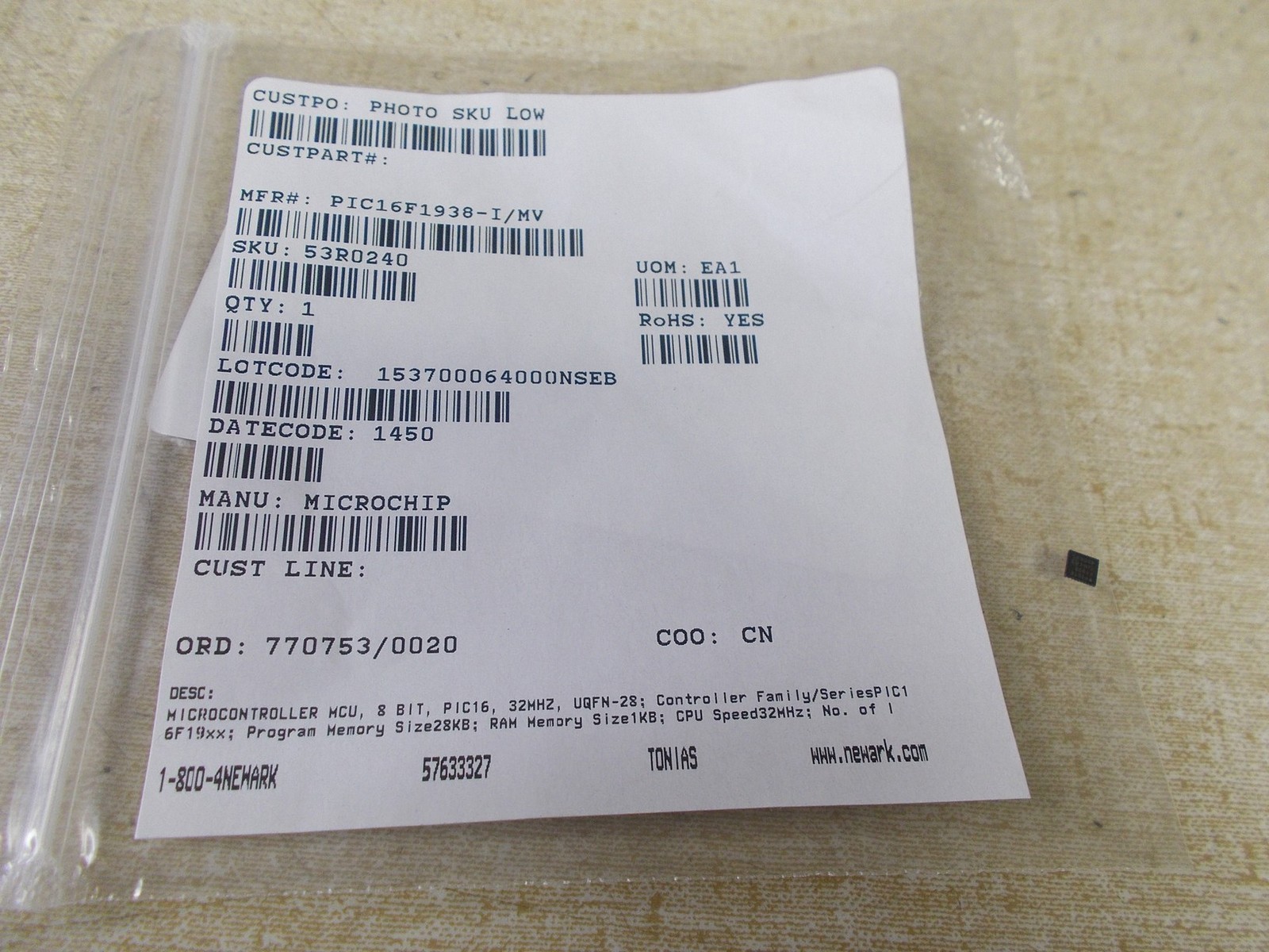 NEW Microchip PIC16F1938-I/MV 8-Bit MCU Microcontroller *FREE SHIPPING*