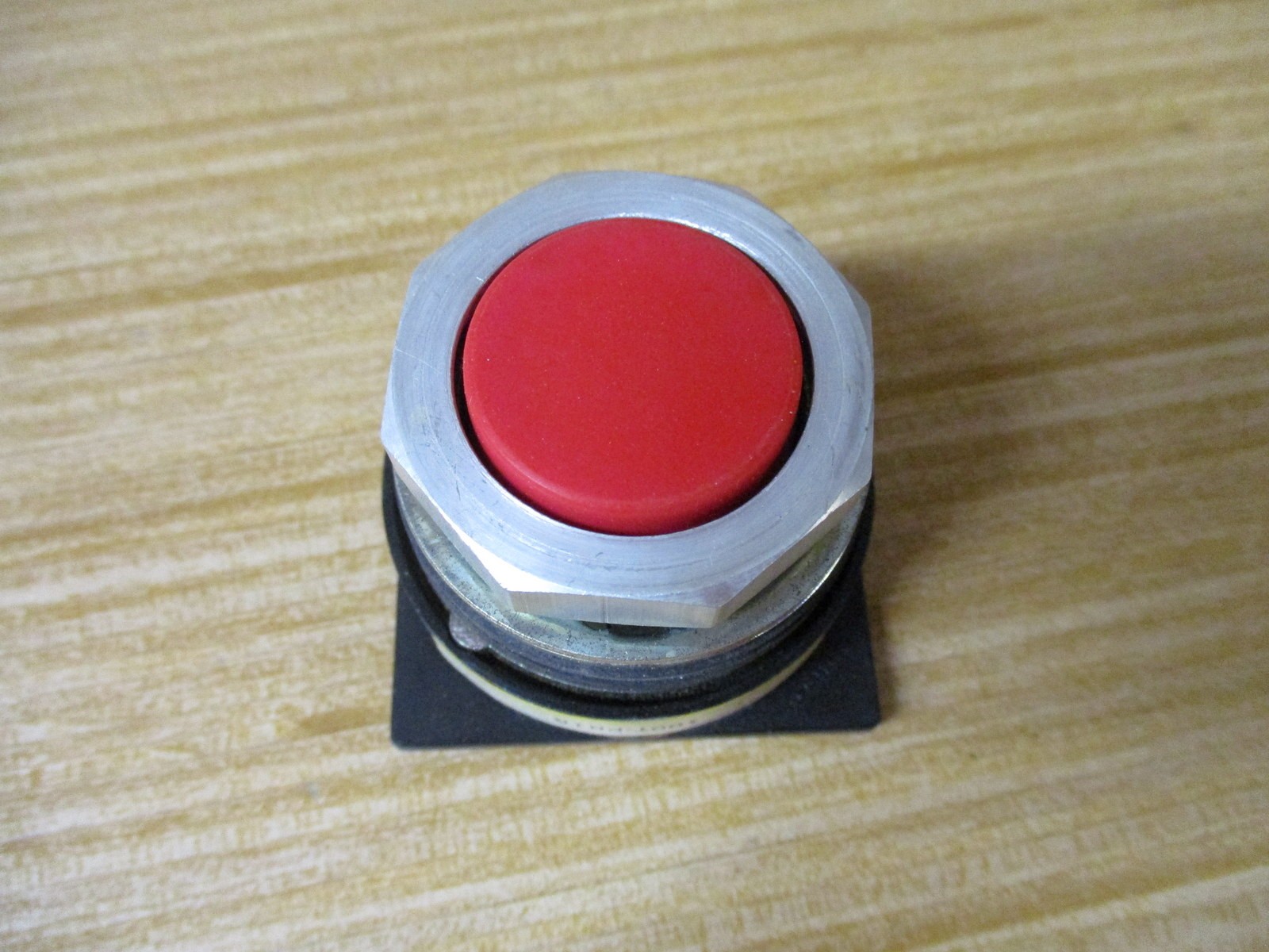 Sylvania 100T-PB1R Joslyn Clark Push Button 100TPB1R