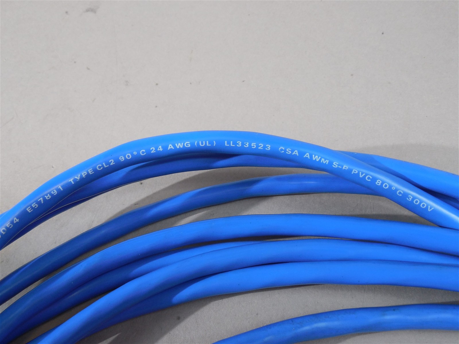 Inmac Clear Signal Cable 0375-4 30ft w/AMP 15-Pin Connectors 24AWG 300V – NEW