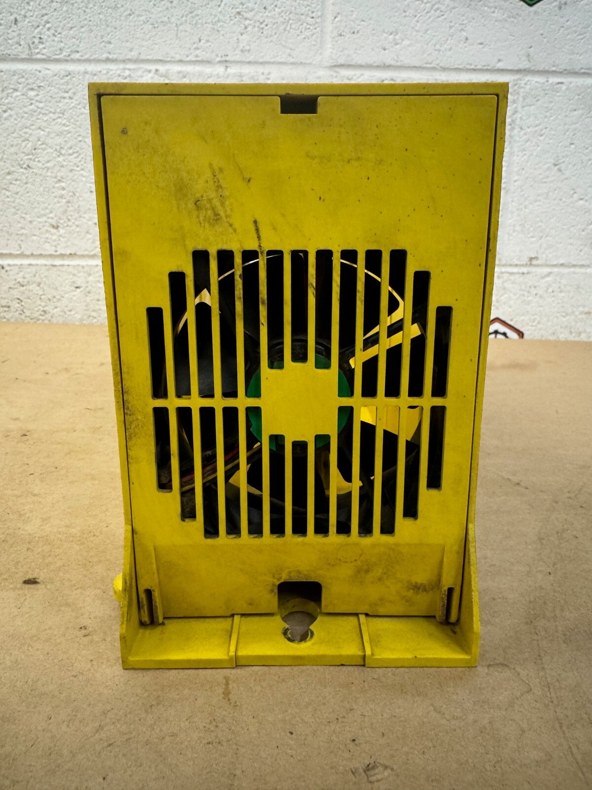 Fanuc A05B-2316-C107 Back Plane 2 Slot Control Chassis w/ Fan Unit