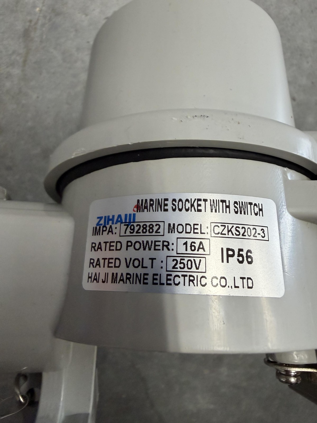 OGMAX CZKS202-3 Marine Socket with Switch 250V 10A IP56