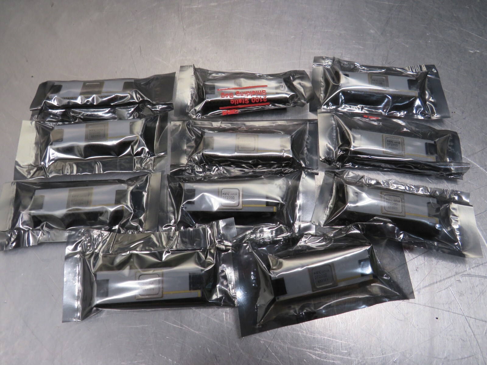 NEC D 7220 D Chip Lot of 11!