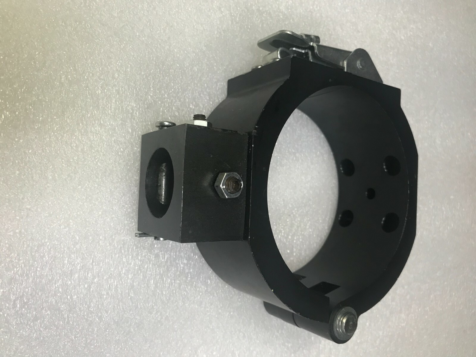 Syndevco UHC-AF-SB-F0-057 cable Swivel Clamp for robot, 102mm ID 