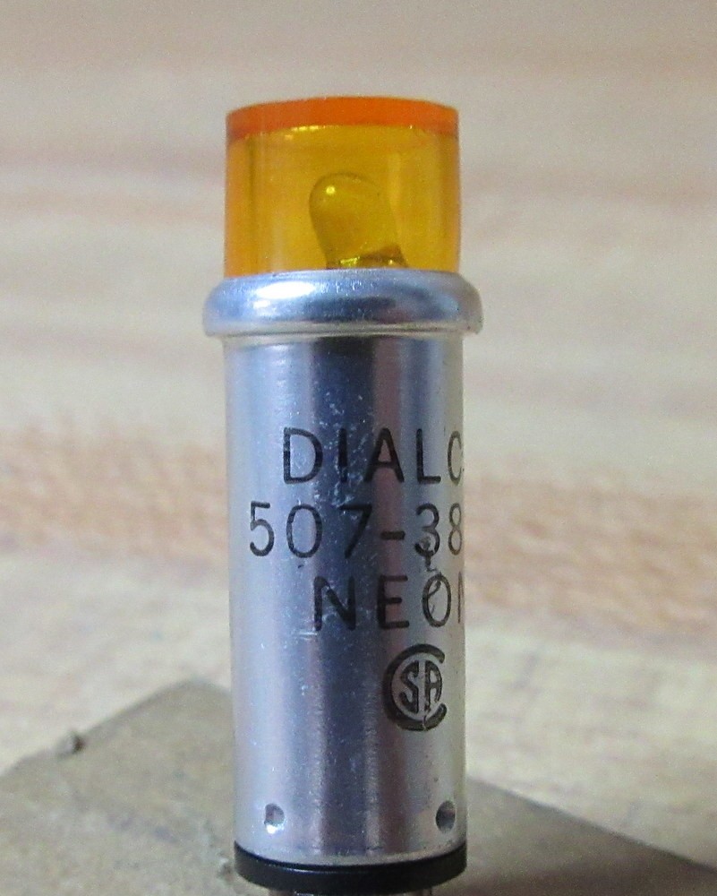 Dialco 507-383-1433-600 Dialight Amber Indicator Light 507-383 (Pack of 5)