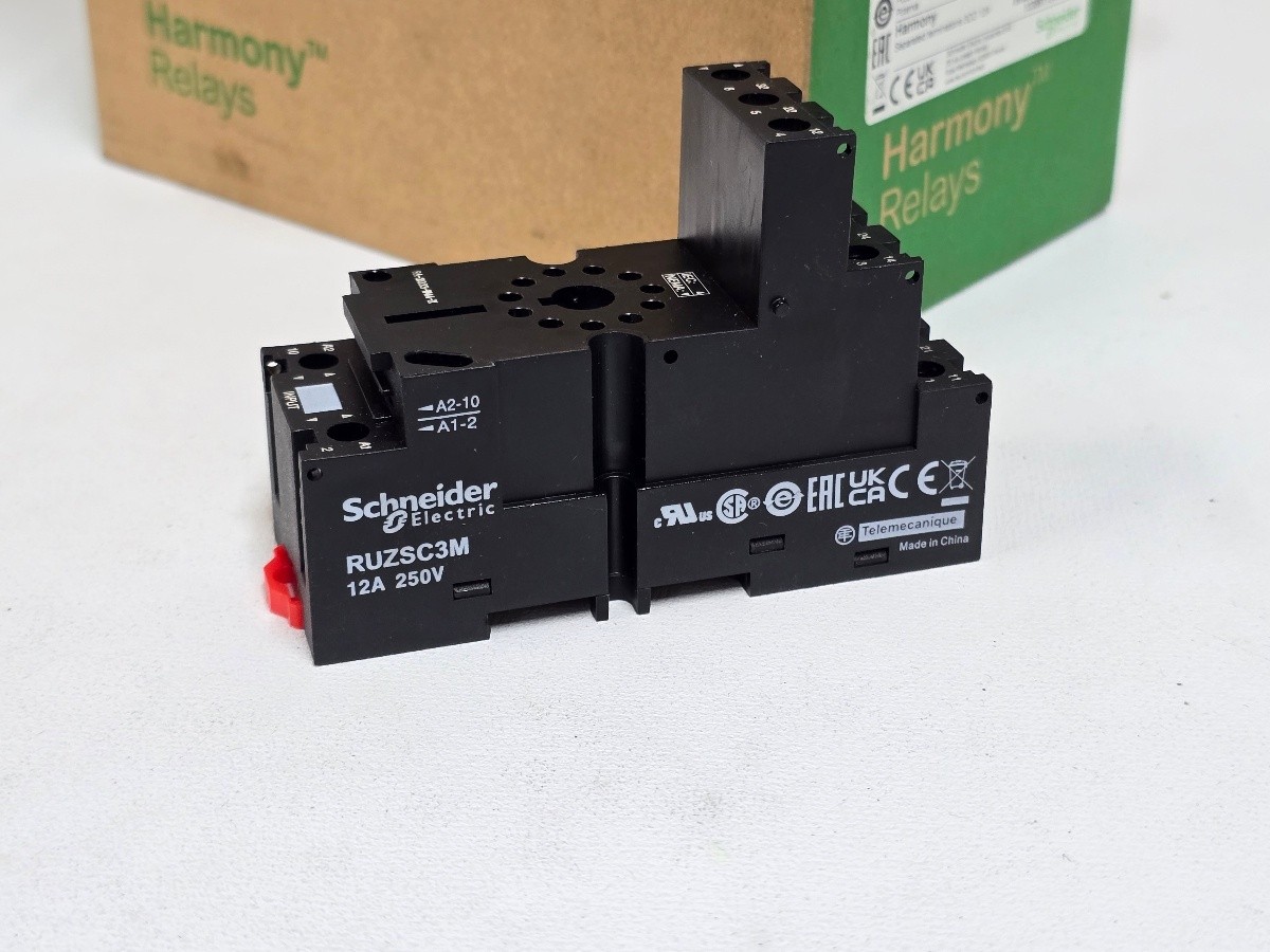 Lot of 10 Schneider Electric RUZSC3M Relay Sockets Harmony 3CO 12A 250V