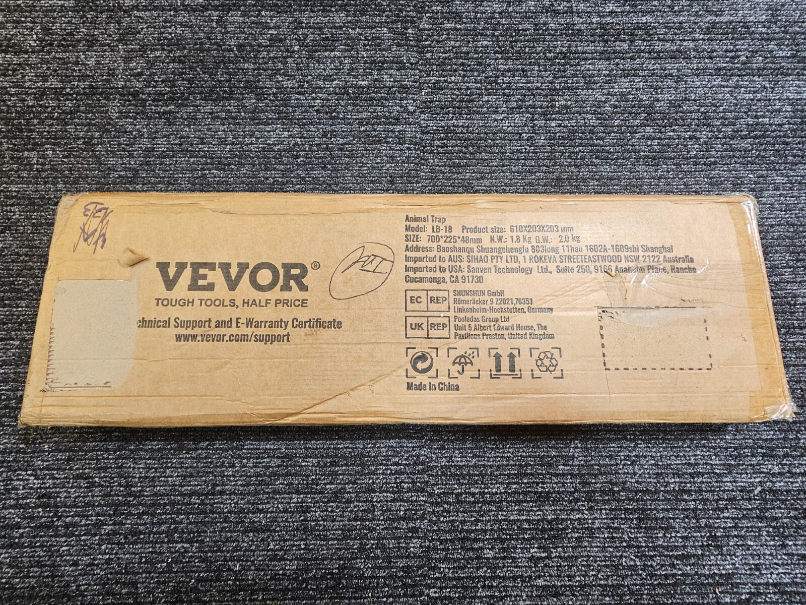 VEVOR LB-18 Live Animal Cage Trap, 24″ x 8″ x 8″ Humane Cat Trap Galvanized Iron