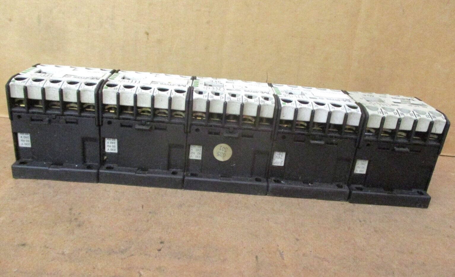 Klockner Moeller Contactors DIL EM-10 ER22-GI ER-31 ER-40 Lot of 5 Pcs 50097HM