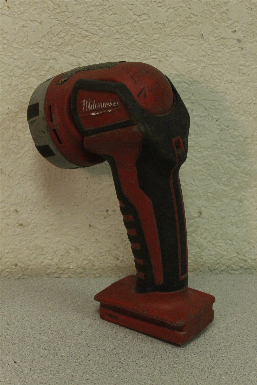 Milwaukee Light 49-24-0815 *no battery, unknown working condition*FREE SHIPPING*