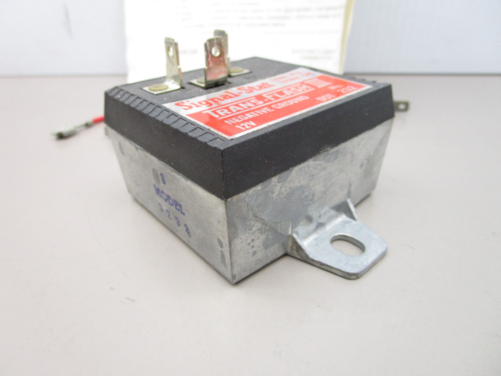 Signal-Stat 252 Trans-Flash Vehicle Flasher 12-Volt / Neg-Ground Model 3232