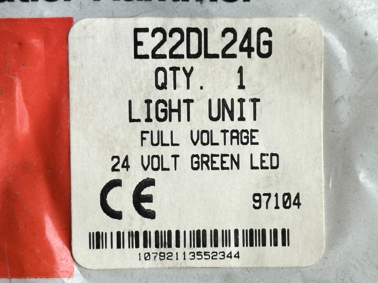 NEW EATON CUTLER HAMMER E22DL24G LIGHT UNIT FULL VOLTAGE 24V GREEN LED