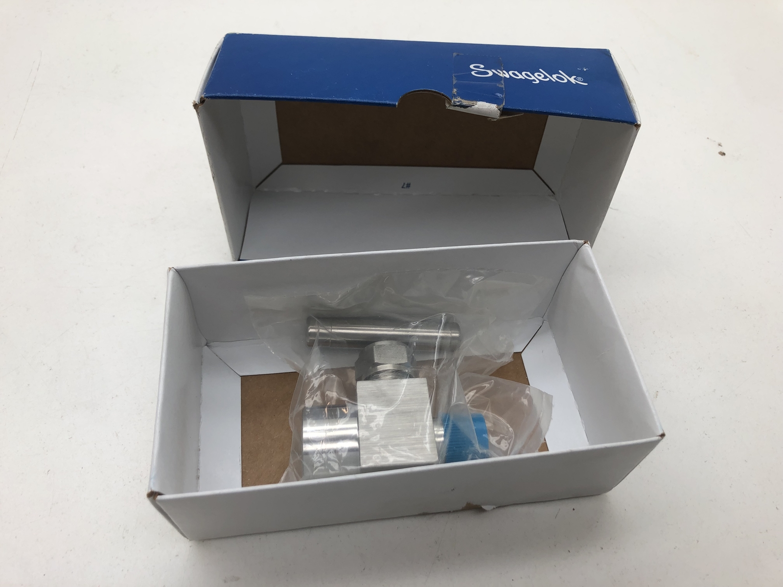 SWAGELOK SS-26VM6-F6 VALVE