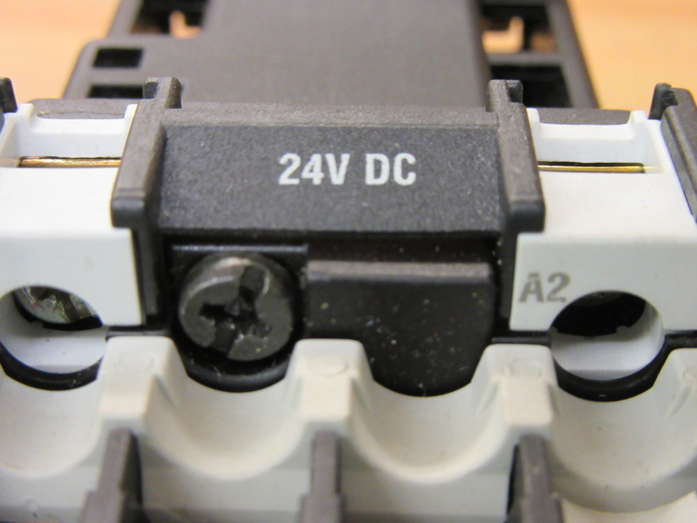 Klockner Moeller DIL00M-G-24VDC Contactor DIL00MG24VDC