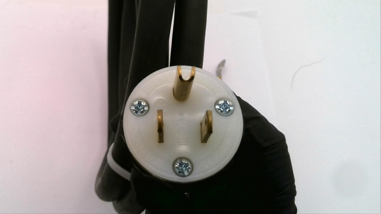 LEVITON 5266-C STRAIGHT BLADE PLUG 5-15P WITH POWER CORD
