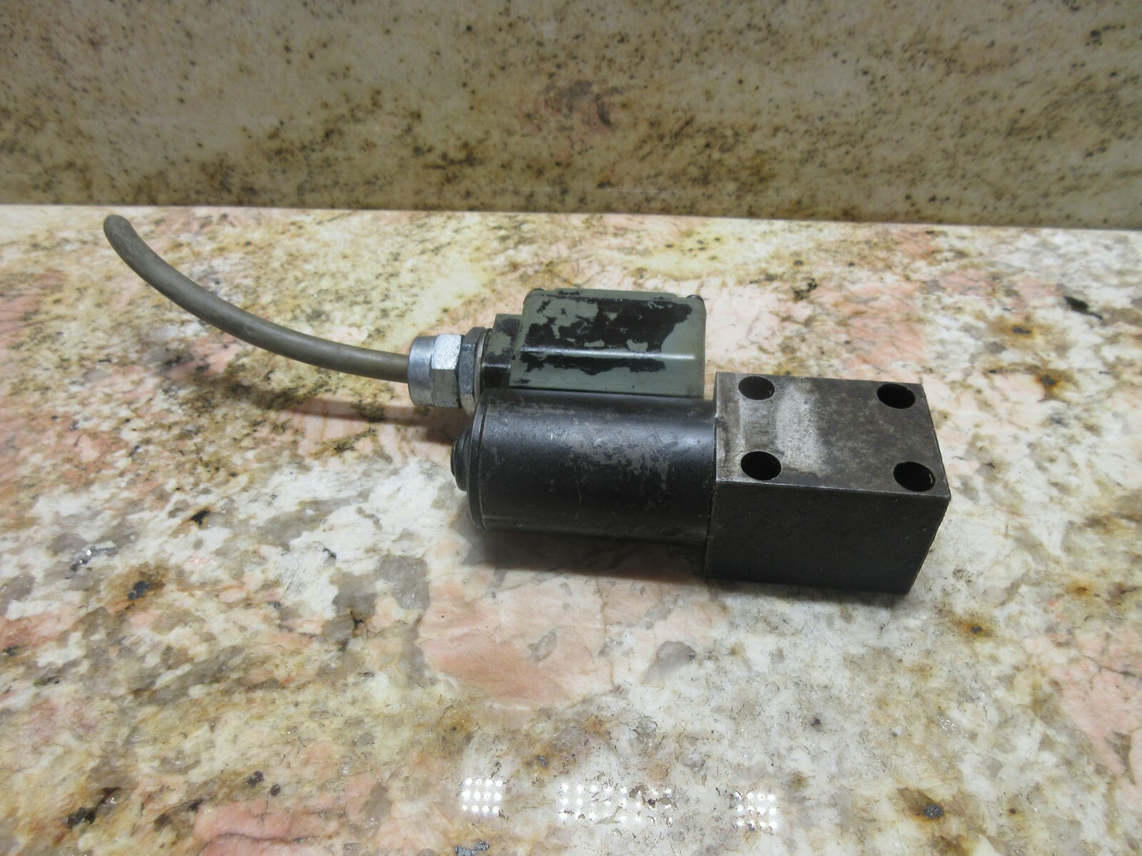 NIPPON NGK SOLENOID VALVE MV2-3A-A1-T MFG 5E LOT OF 3 PIECES