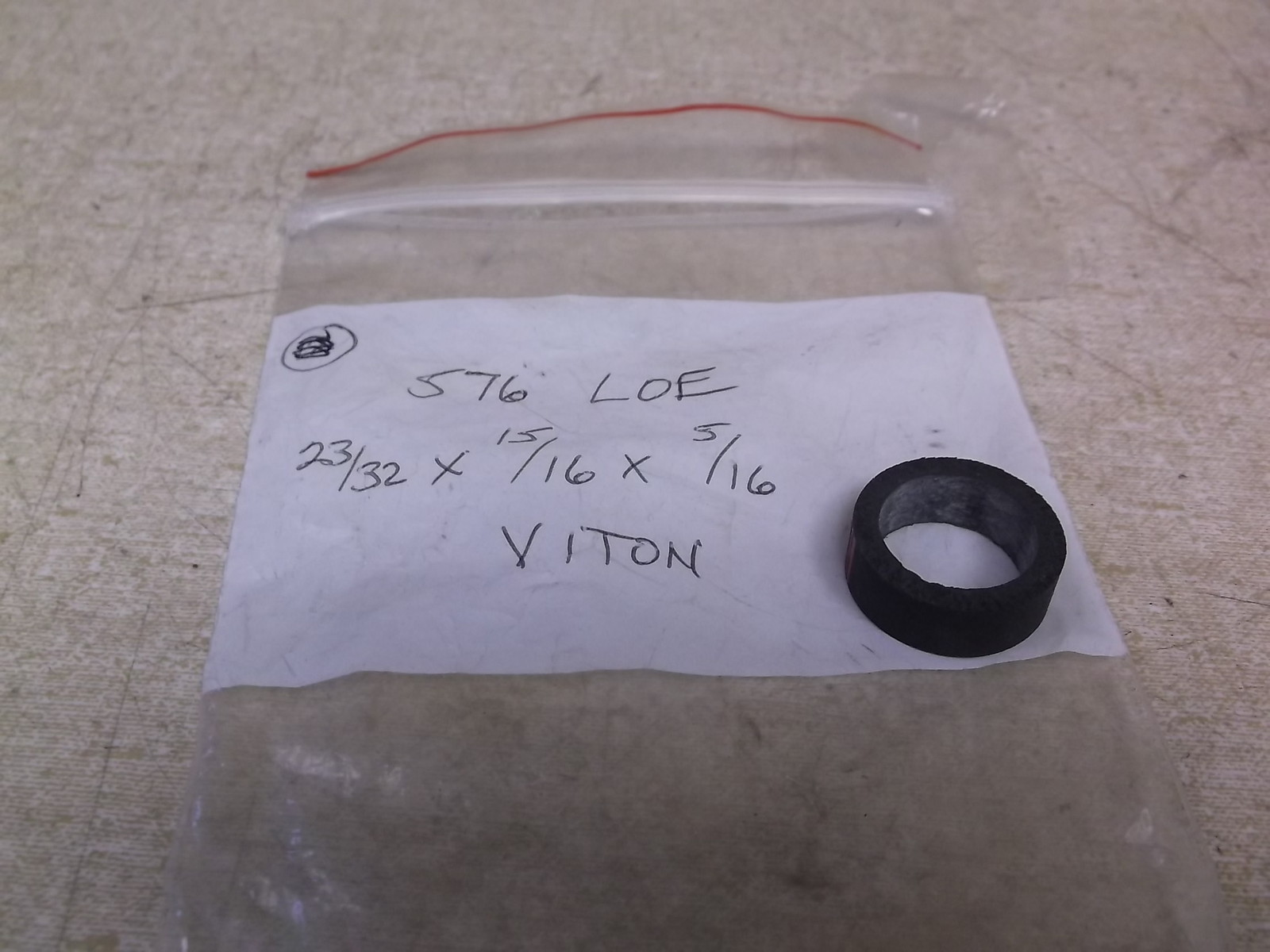 NEW Viton 23/32 x 15/16 x 5/16 O-Ring Seal 576 LOE *FREE SHIPPING*