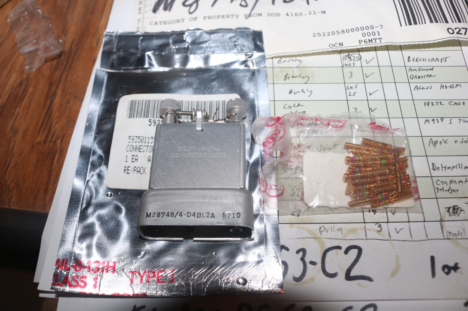 NOS Continental Electrical connector M28748/4-D4BL2A 5935-01-139-0904