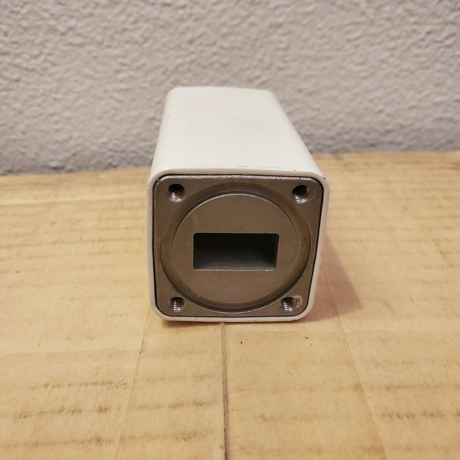NEW JAPAN RADIO NJR2744HLK LNB Low Noise Block Down Converter