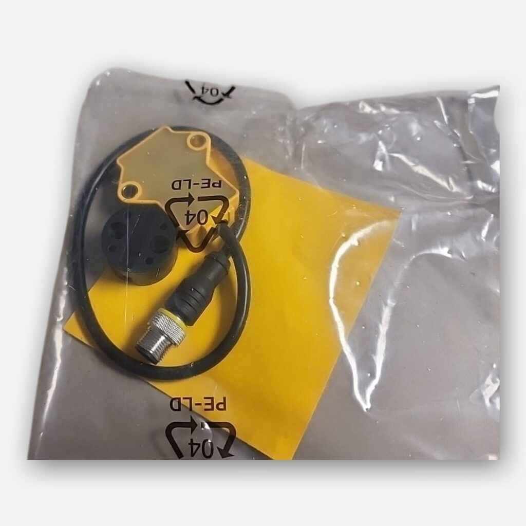 NEW SEALED TURCK RI360P2-QR14-ELIU5X2-0.3-RS5 ROTARY ANGLE SENSOR 15/30VDC