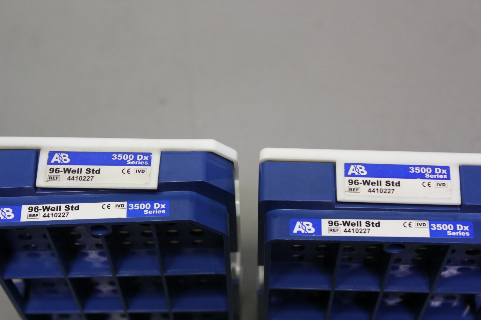 2 APPLIED BIOSYSTEMS 96-WELL STANDARD RETAINER & BASE SET 4410227