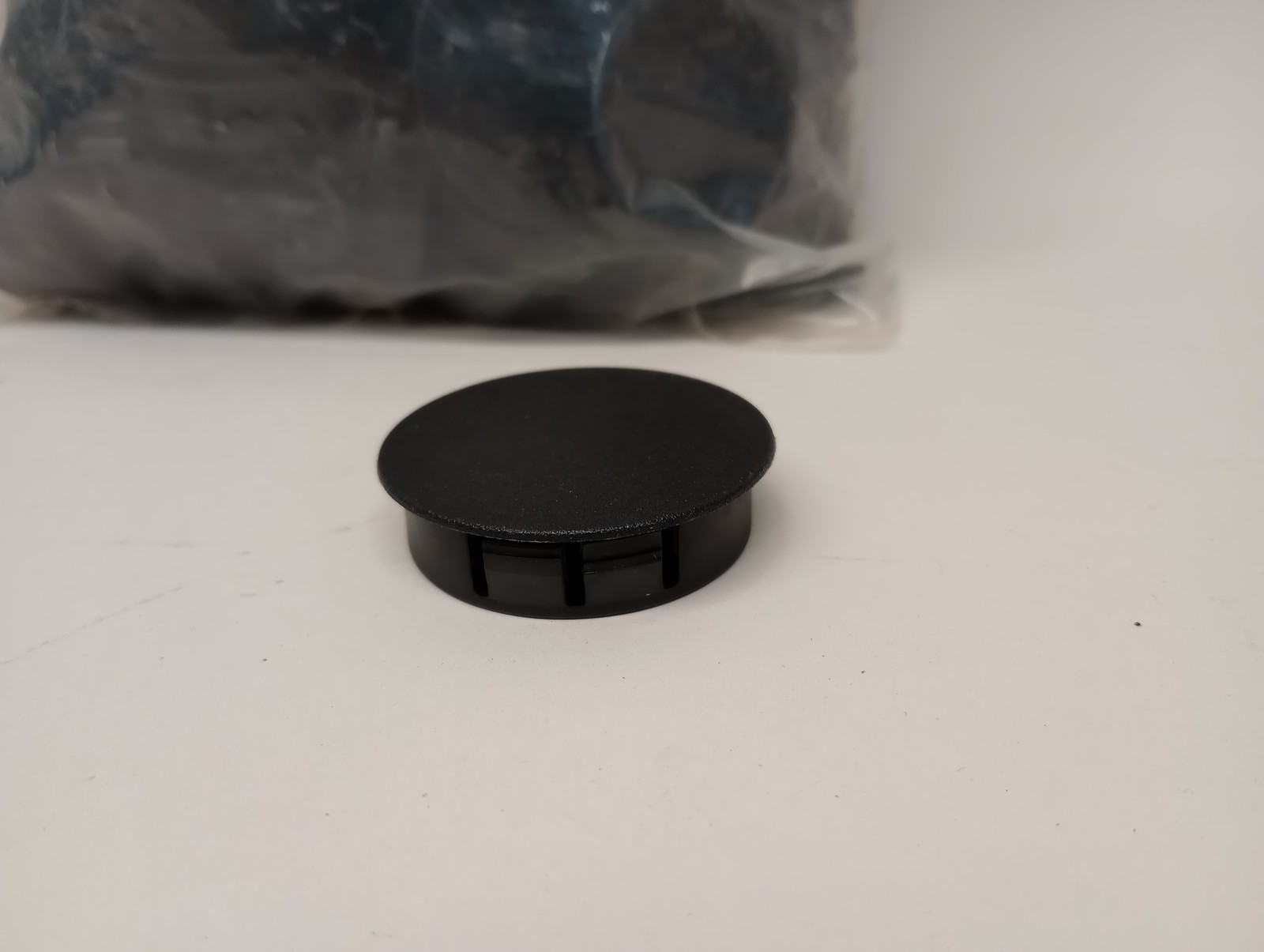 Essentra Type 62MP1500-75 Solid Locking Plug Hole 1.50″ Diameter (Pack Of 75)