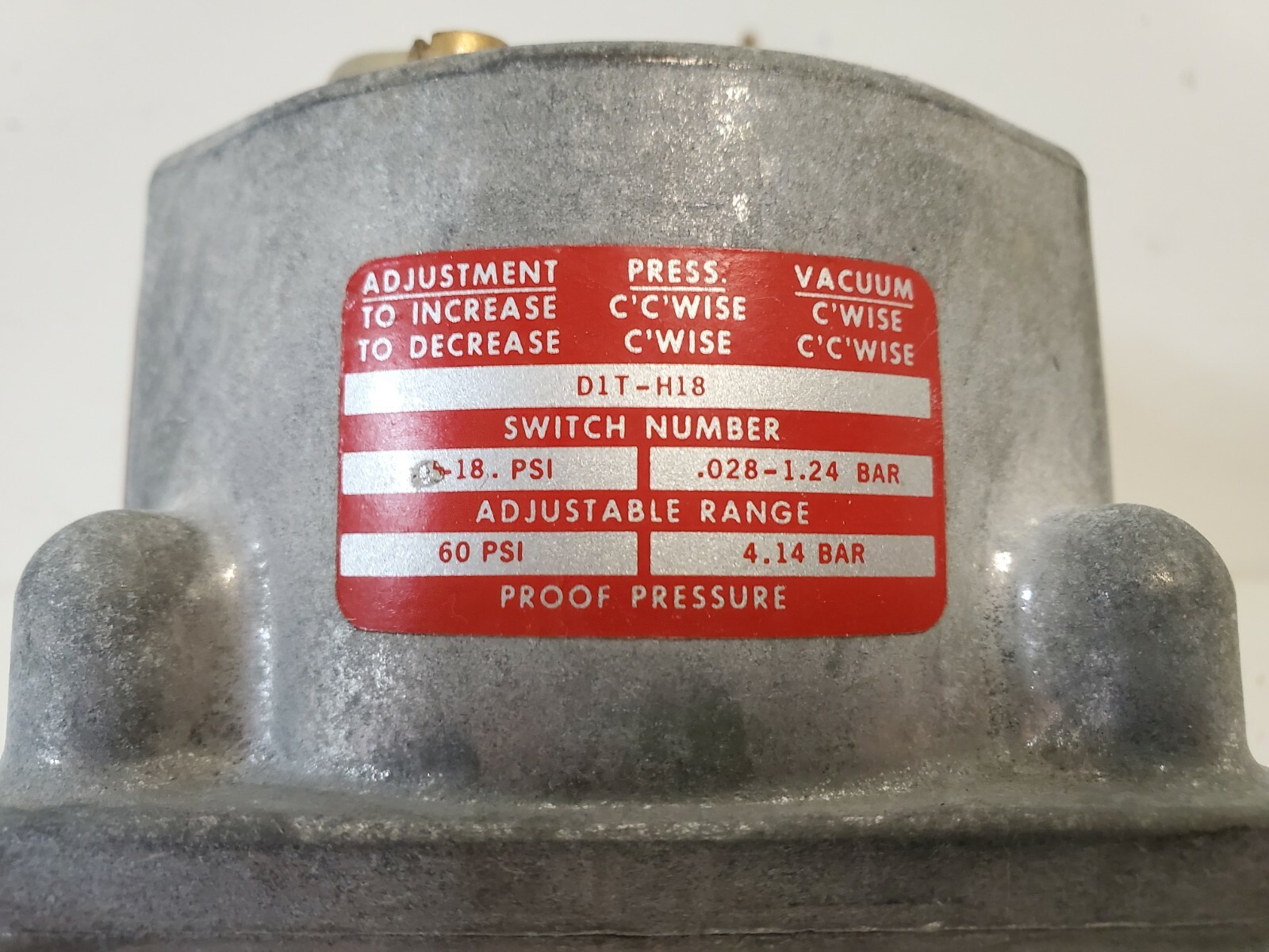GUARANTEED! BARKSDALE PRESSURE SWITCH D1T-H18