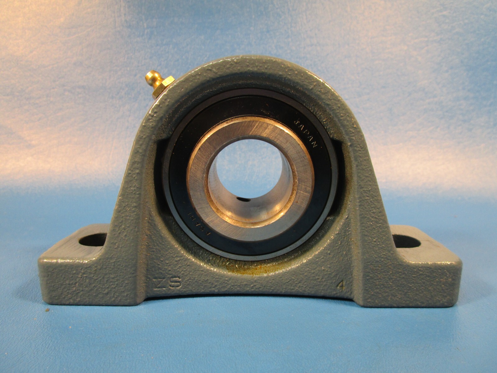 AMI UCP207-23 Pillow Block Ball Bearing Unit – Two Bolt Base, 1-7/16 in Bore