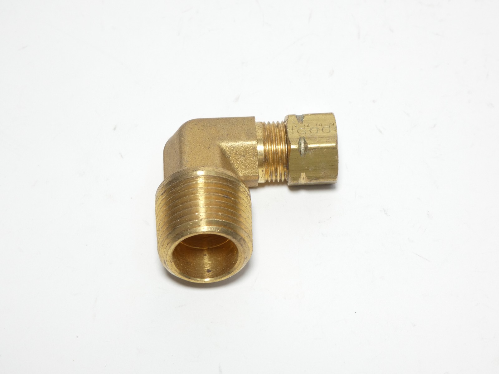 *Lot of 34* Parker Compression Brass Fitting 3/8″ Tube 90° Male Elbow