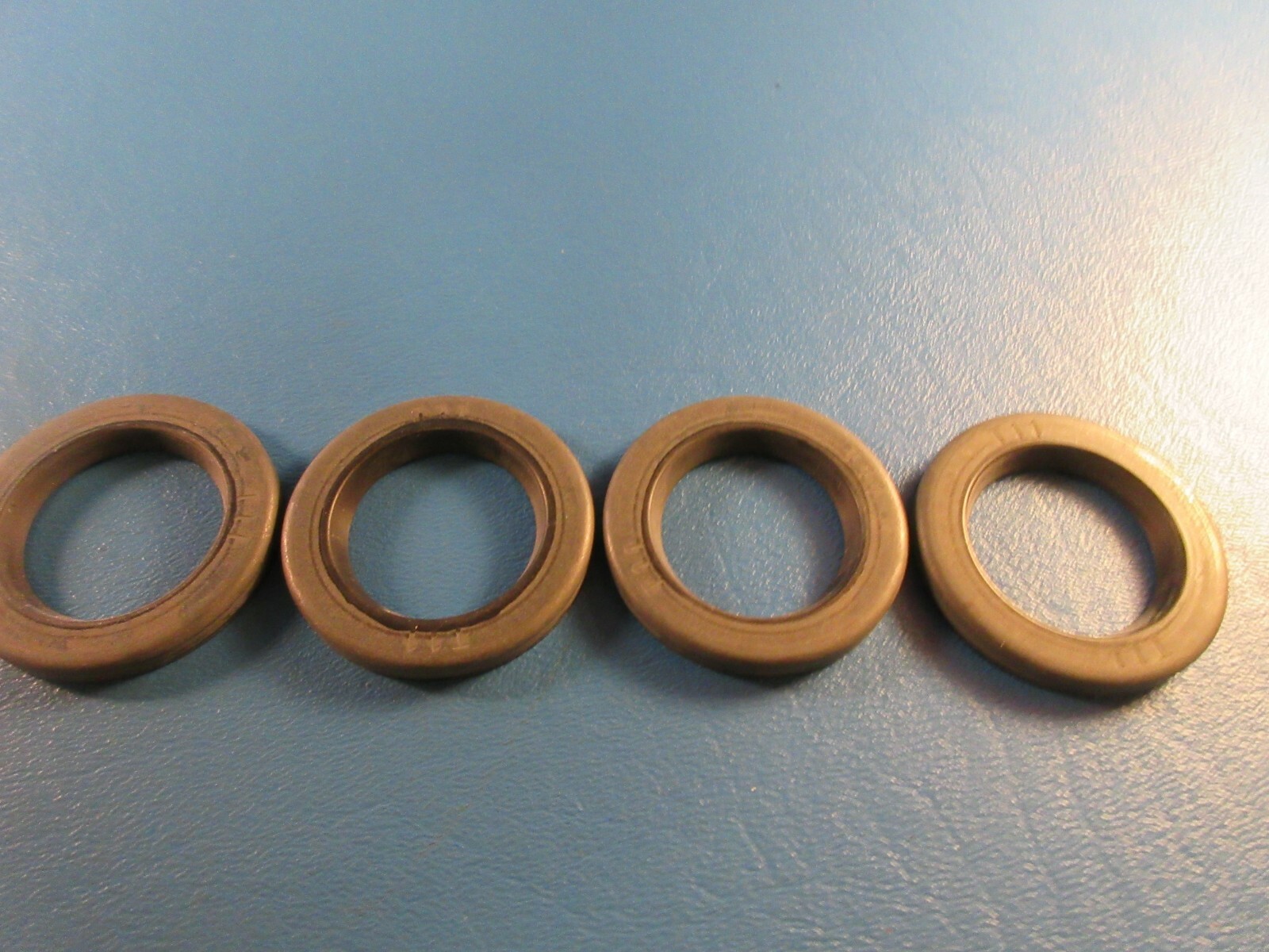 LOT OF 4 Chicago Rawhide (SKF) CR 527939 Single Lip Grease Seal, Solid, Nitrile