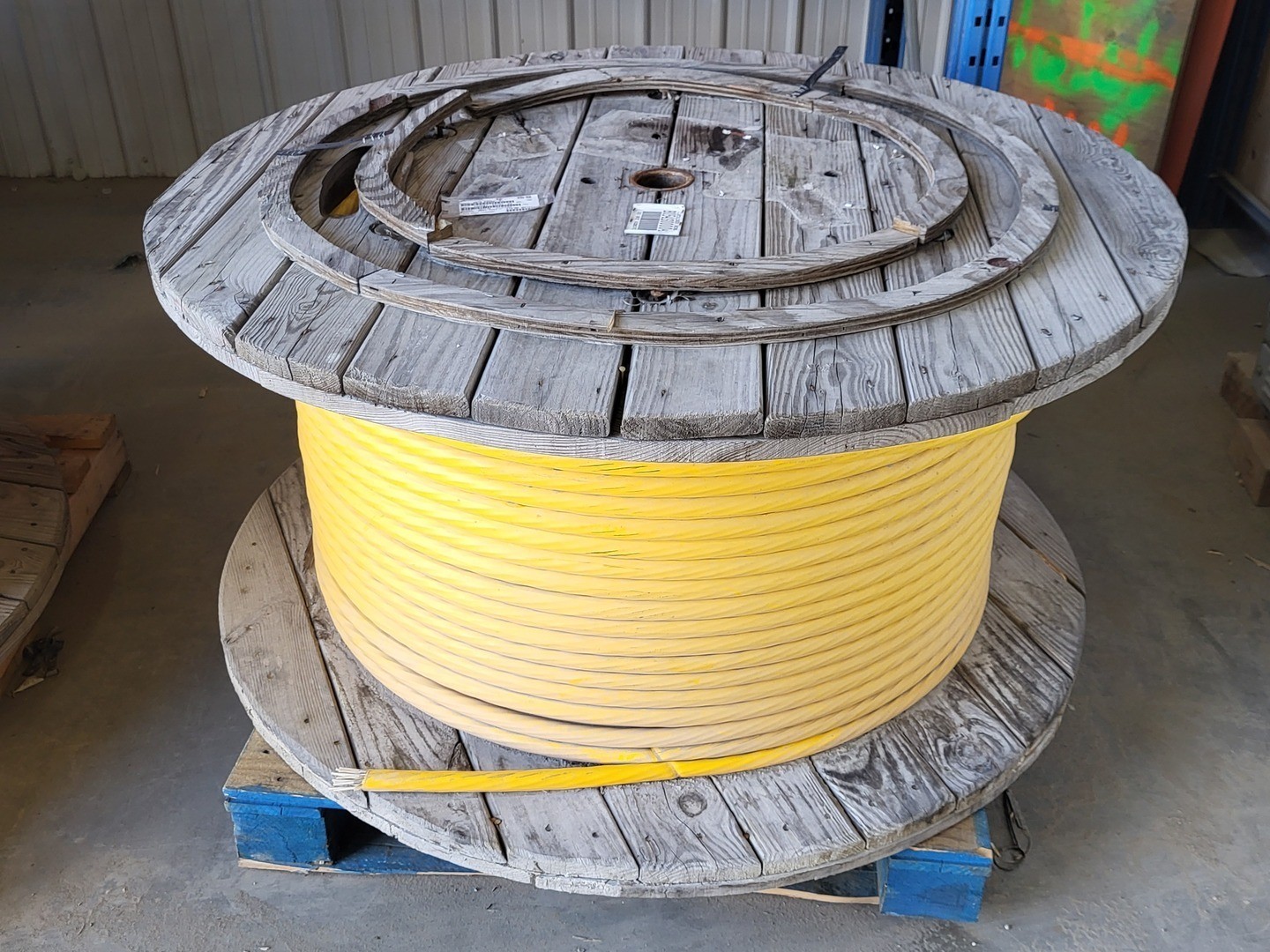 SURPLUS NEW 2001 Corning 144R81-T3131-24 Tight-Buffered Fiber Optic Cable